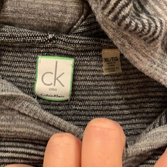 CK hoodie - Picture 4 of 7